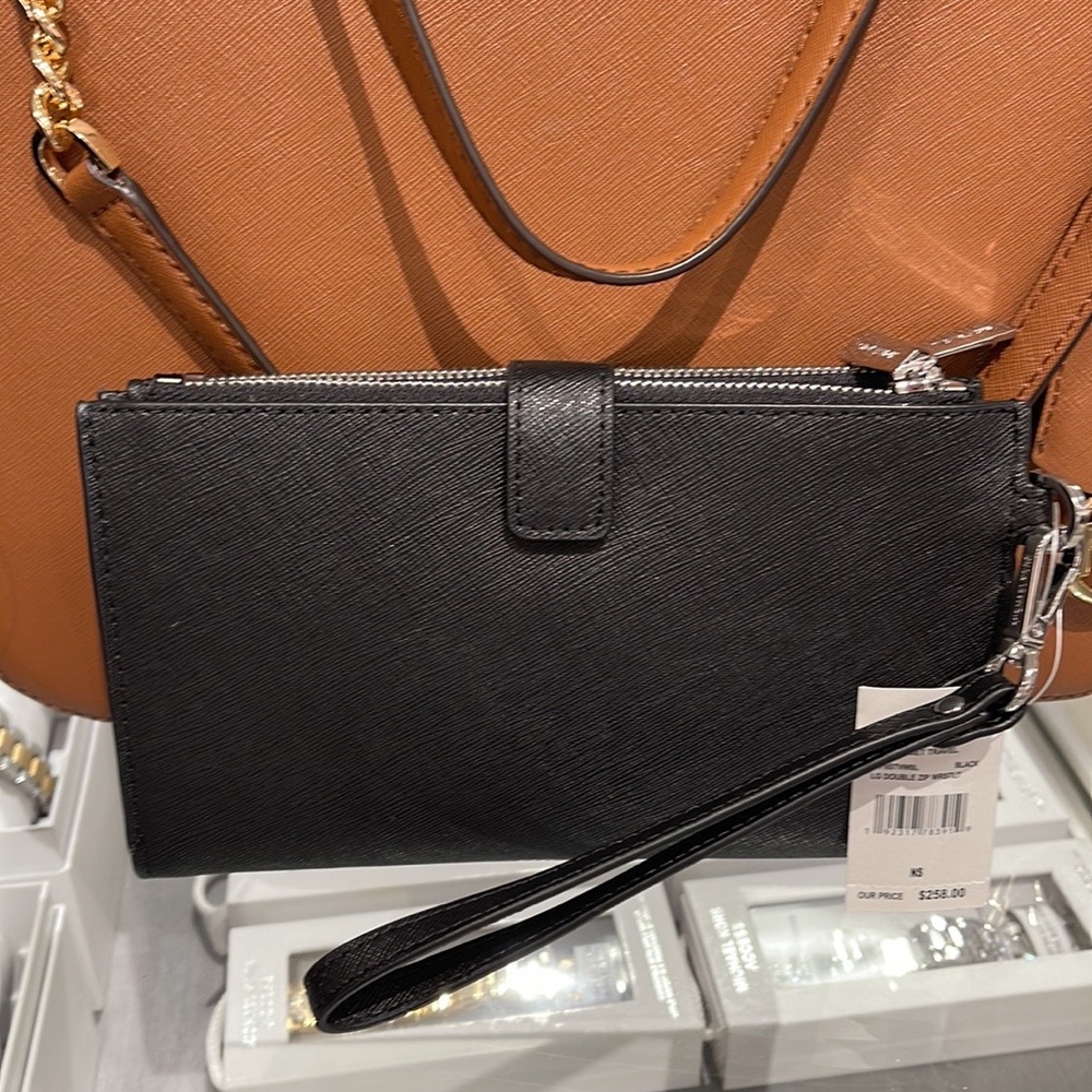 MICHAEL KORS LARGE DOUBLE ZIP WRISTLET WALLET PHONE CASE CLUTCH
Black - Picture 3 of 16